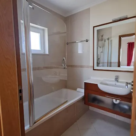 Opomar 2 Bed 3 Bath First Floor - Communal Pool And Gardens タヴィラ
