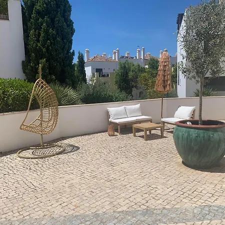 アパート Opomar 2 Bed 3 Bath First Floor - Communal Pool And Gardens タヴィラ