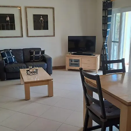 Opomar 2 Bed 3 Bath First Floor - Communal Pool And Gardens タヴィラ